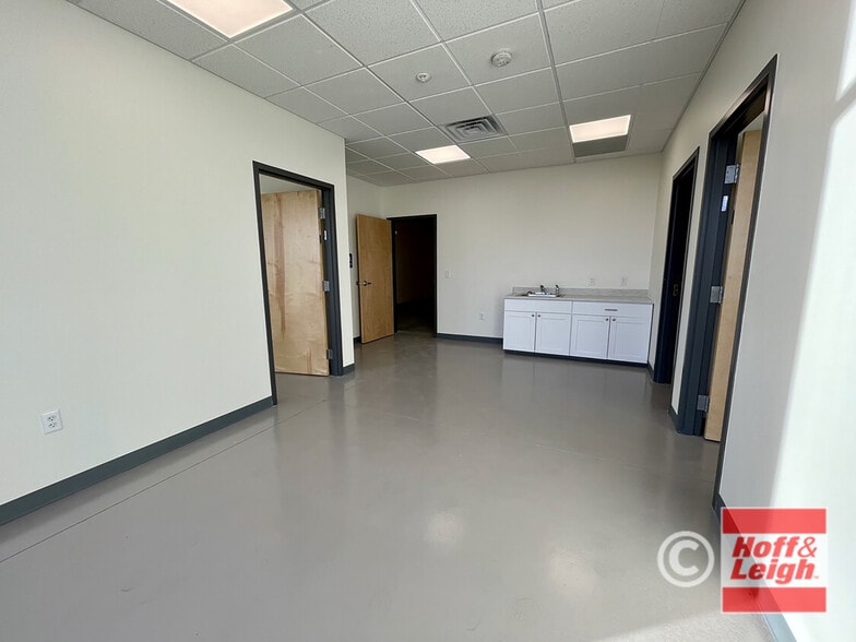 More Photos Of 2510 Canada Dr Canada, Colorado Springs Light Distribution For Sale
