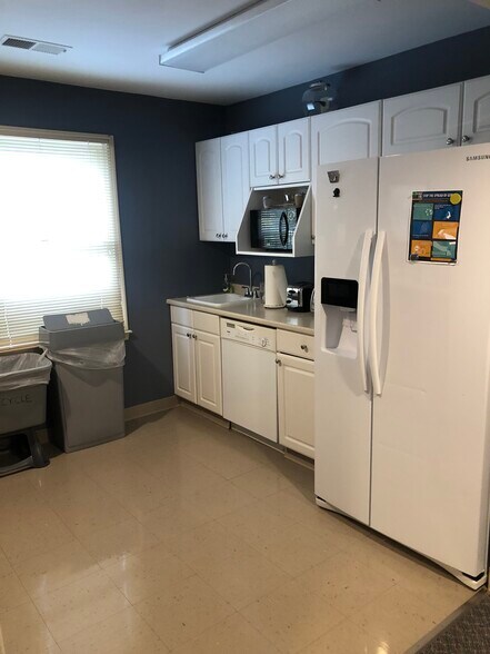 More Photos Of 891-899 Harrison St SE, Leesburg Office For Sale