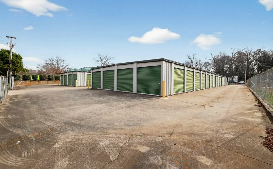 More Photos Of 939 N Logan St, Gaffney Self Storage For Sale