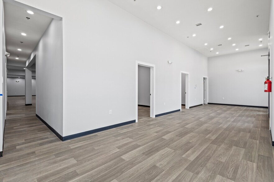 More Photos Of 800 N Plano Rd, Richardson Medical For Lease