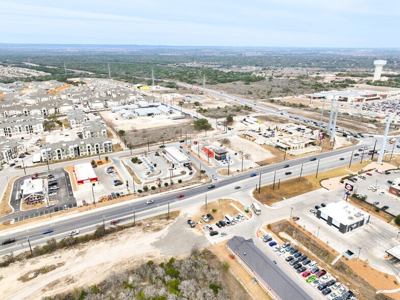 More Photos Of 211 Crossing Ave, San Antonio Office For Sale