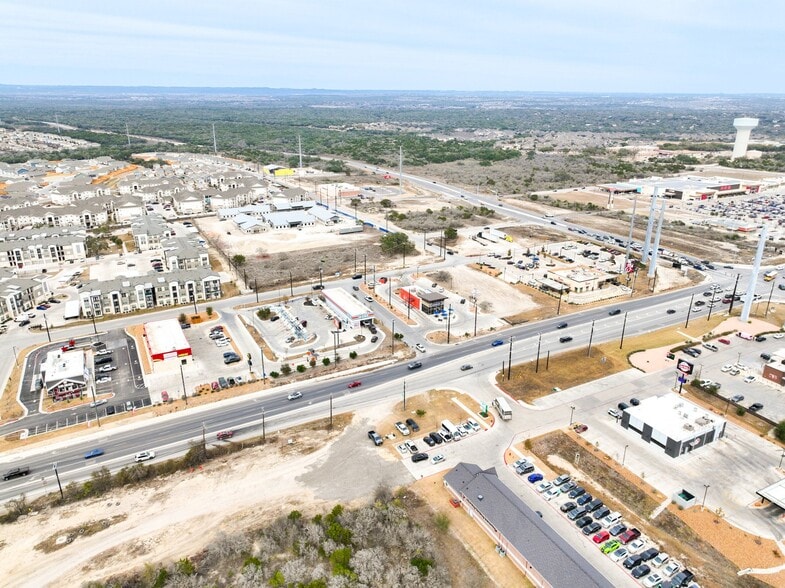 More Photos Of 211 Crossing Ave, San Antonio Office For Sale
