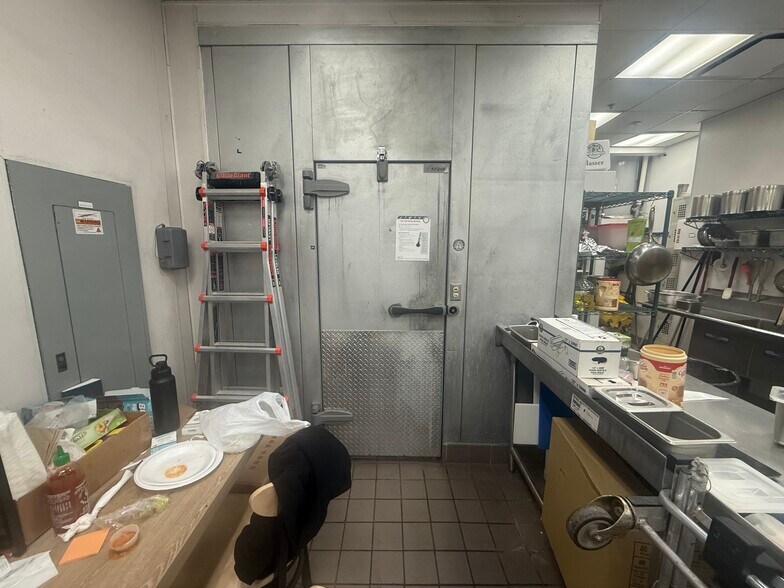 More Photos Of 2520 E Craig Rd, North Las Vegas Freestanding For Lease