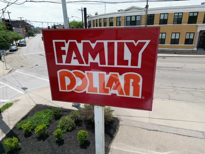 More Photos Of 2955 Burlington Pl, Cincinnati Freestanding For Lease