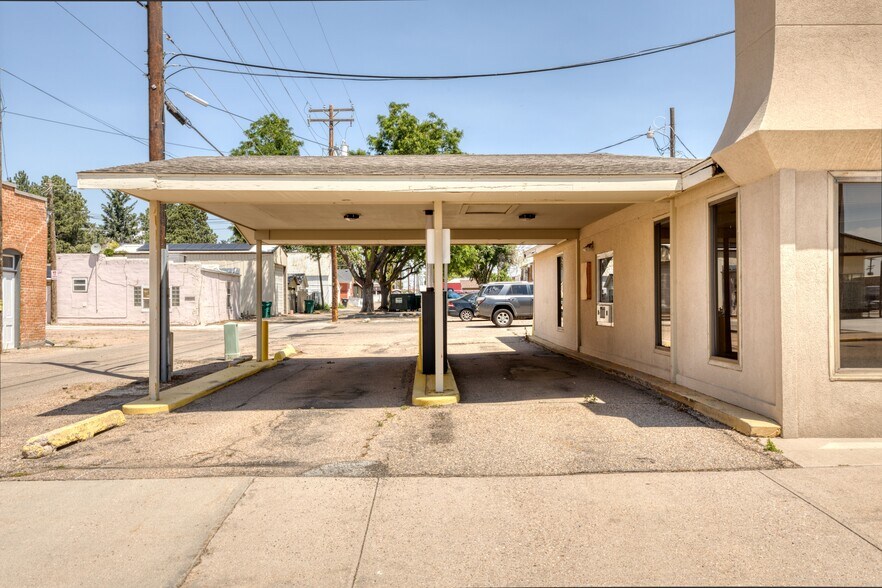 More Photos Of 100 Oak Ave, Eaton Bank For Lease