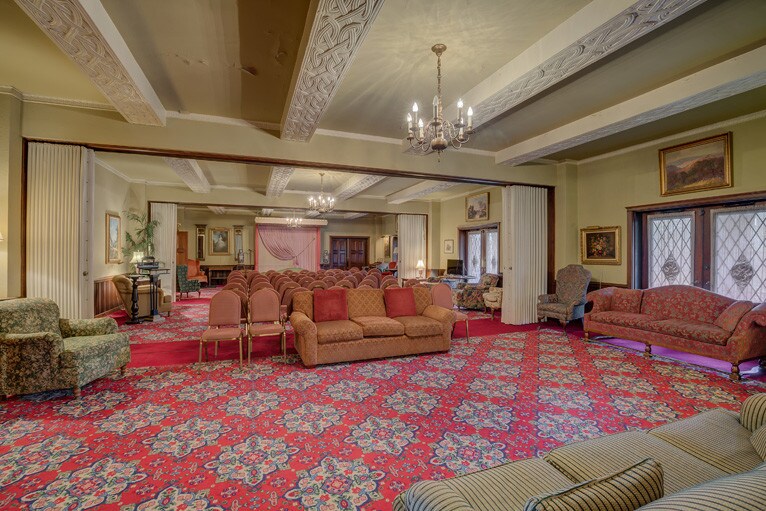 More Photos Of 3464 Central Pky, Cincinnati Funeral Home For Sale