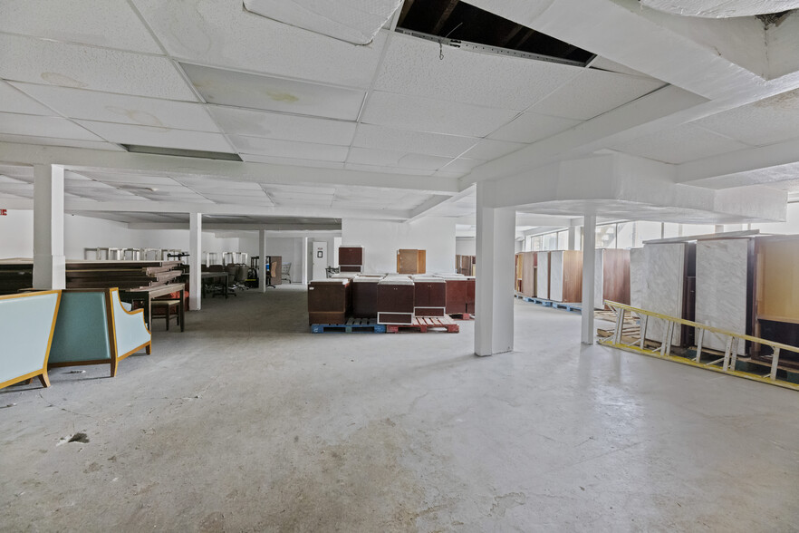 More Photos Of 6200 Melton Rd, Gary Hotel For Sale