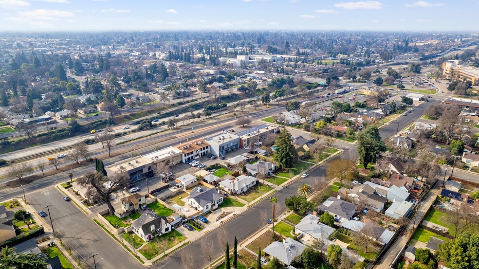 More Photos Of 1620 W Mineral King Ave, Visalia Office For Sale