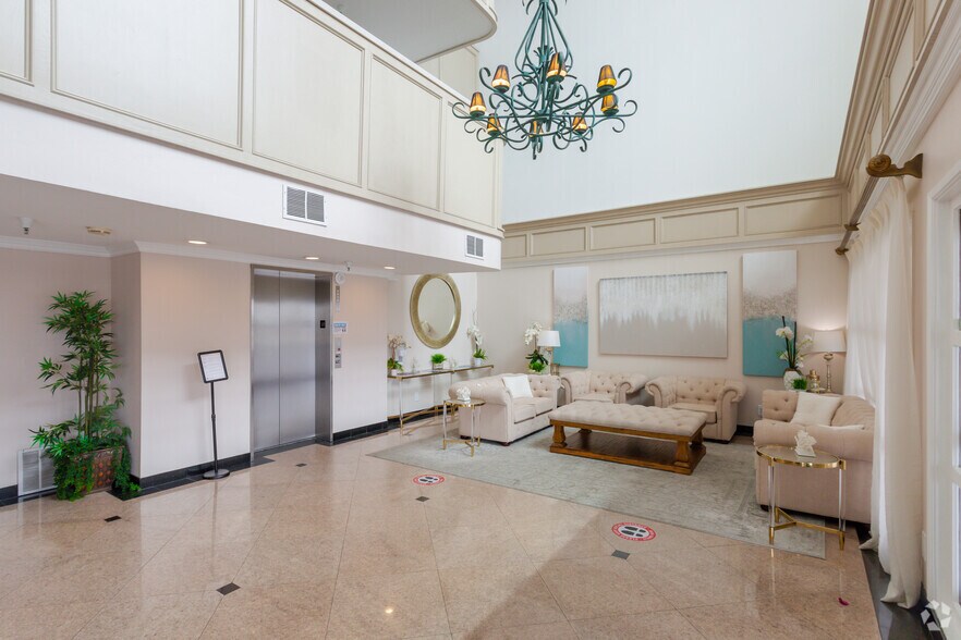 More Photos Of 111 Avenida de la Estrella, San Clemente Hotel For Sale