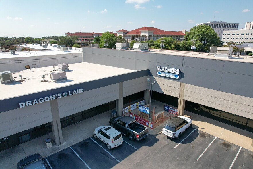 More Photos Of 7959 Fredericksburg Rd, San Antonio Unknown For Lease