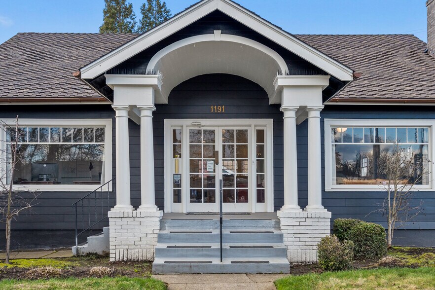 More Photos Of 1191 Capitol St NE, Salem Office For Sale