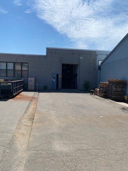 More Photos Of 141 North Ave, Bridgeport Manufacturing For Lease