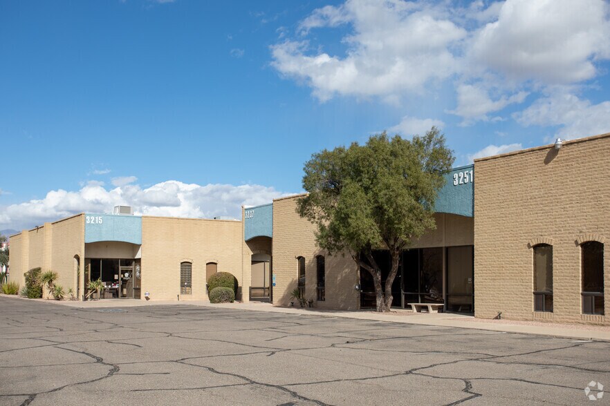 More Photos Of 3215-3275 S Dodge Blvd, Tucson Light Manufacturing For Lease
