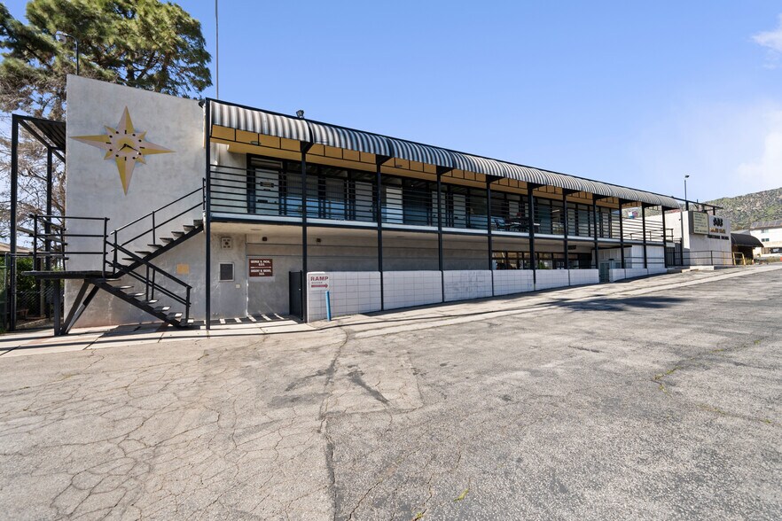 More Photos Of 903 N San Fernando Blvd, Burbank Storefront Retail Office For Sale