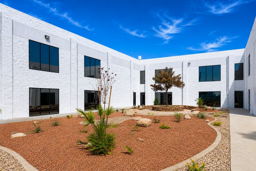 More Photos Of 5676 Cameron St, Las Vegas Warehouse For Sale