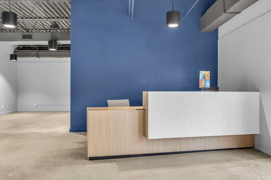 More Photos Of 10580 Barkley St, Overland Park Medical For Sale