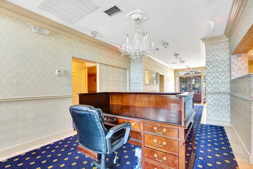 More Photos Of 117 SE Seminole St, Stuart Medical For Sale