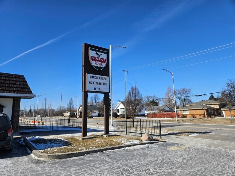 More Photos Of 601-619 E 170th St, South Holland General Retail For Sale