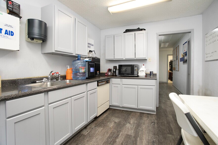 More Photos Of 5004 FM 2767, Tyler Industrial For Sale