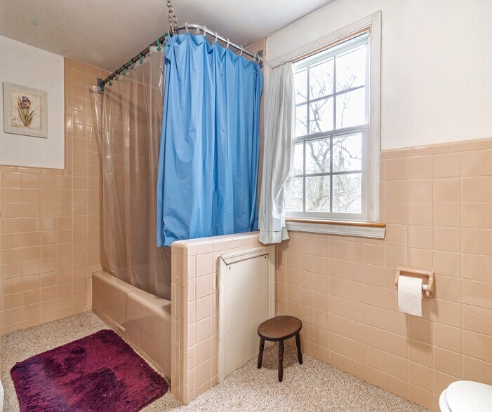 More Photos Of 90 Peters Ln, Blackwood Specialty For Sale