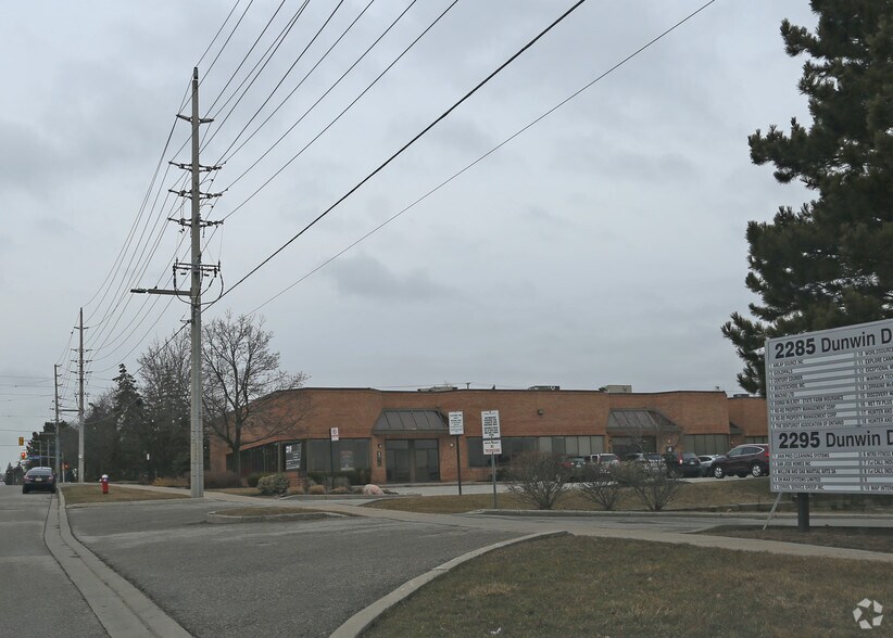 More Photos Of 2319 Dunwin Dr, Mississauga Warehouse For Lease