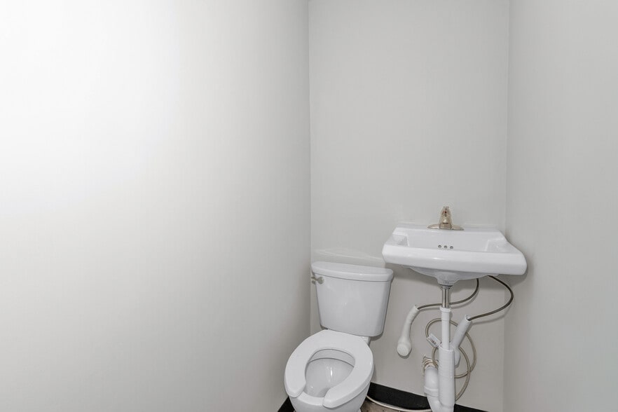 More Photos Of 1219 New Savannah Rd, Augusta Distribution For Sale