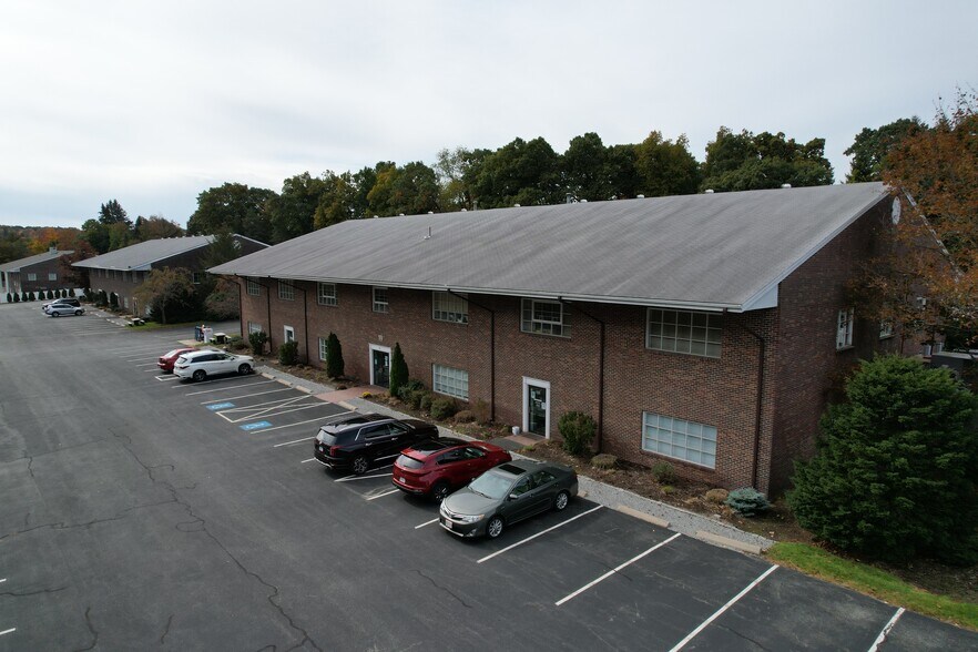 More Photos Of 27 Midstate Dr, Auburn Unknown For Lease