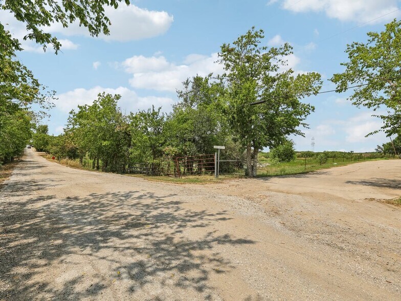 More Photos Of TBD Bluebonnet Road and N HWY 183 hwy, Lockhart Land For Sale