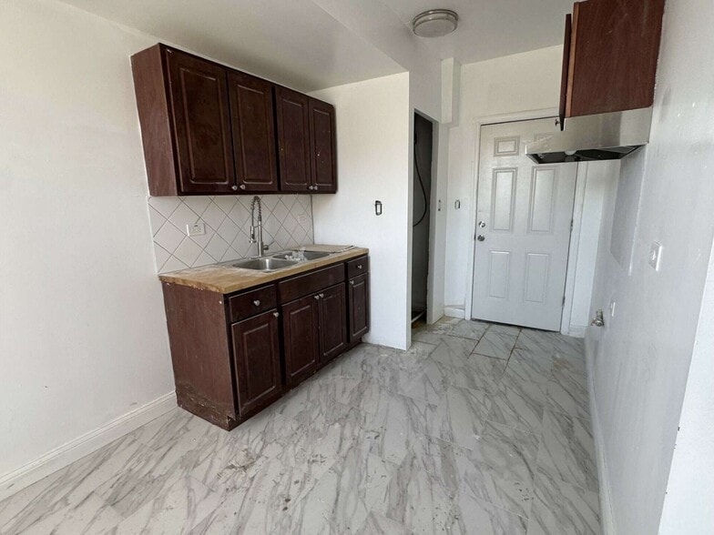More Photos Of 6802-6808 S Prairie Ave, Chicago Apartments For Sale