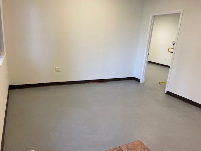 More Photos Of 451 Jessen Ln, Charleston Flex For Lease