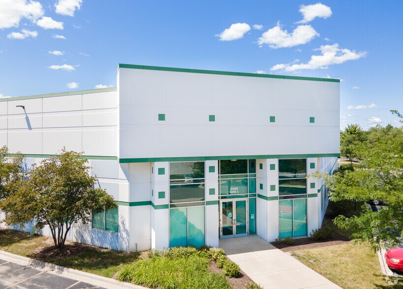 More Photos Of 2580 Diehl Rd, Aurora Warehouse For Lease