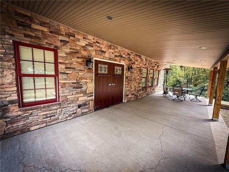 More Photos Of 115 Dreher Farm Ln, Butler Specialty For Sale