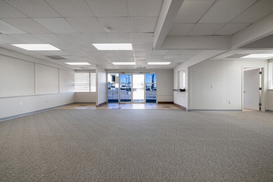 More Photos Of 1222 N Academy Blvd, Colorado Springs Auto Dealership For Sale