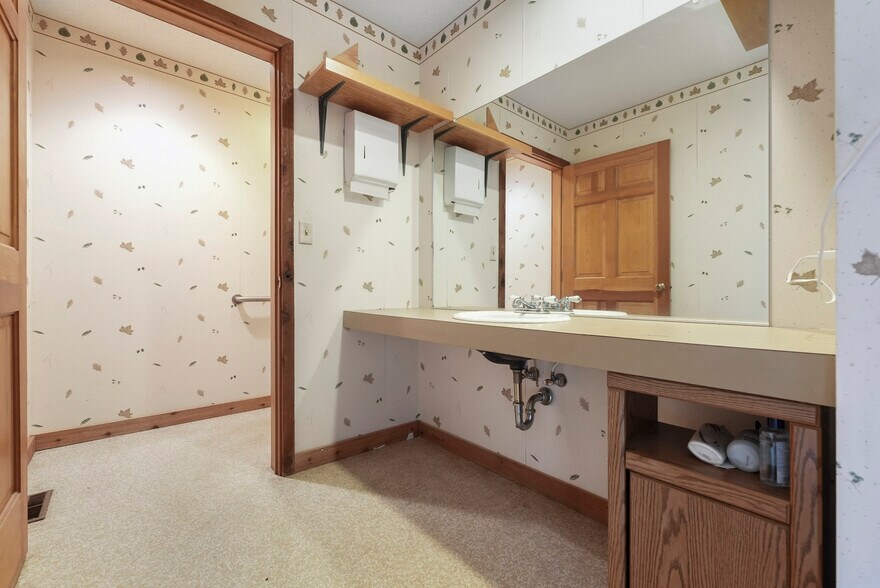 More Photos Of 5955 S Oak St, Glen Arbor Medical For Sale