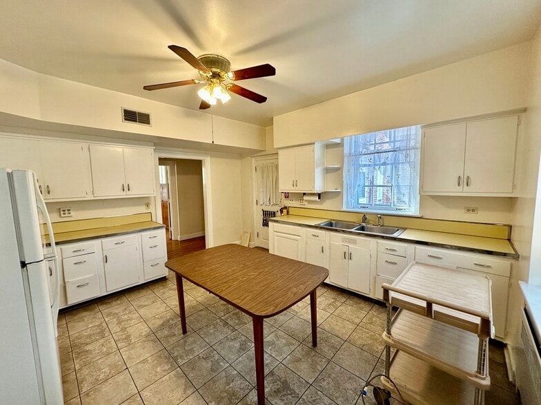 More Photos Of 600 Cooks Ln, Baltimore Religious Facility For Sale