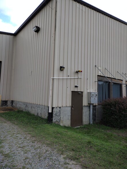 More Photos Of 202 Industrial Dr, Emporia Industrial For Sale