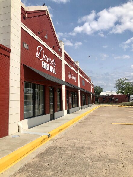 More Photos Of 1014 S Broadway St, Carrollton Unknown For Lease