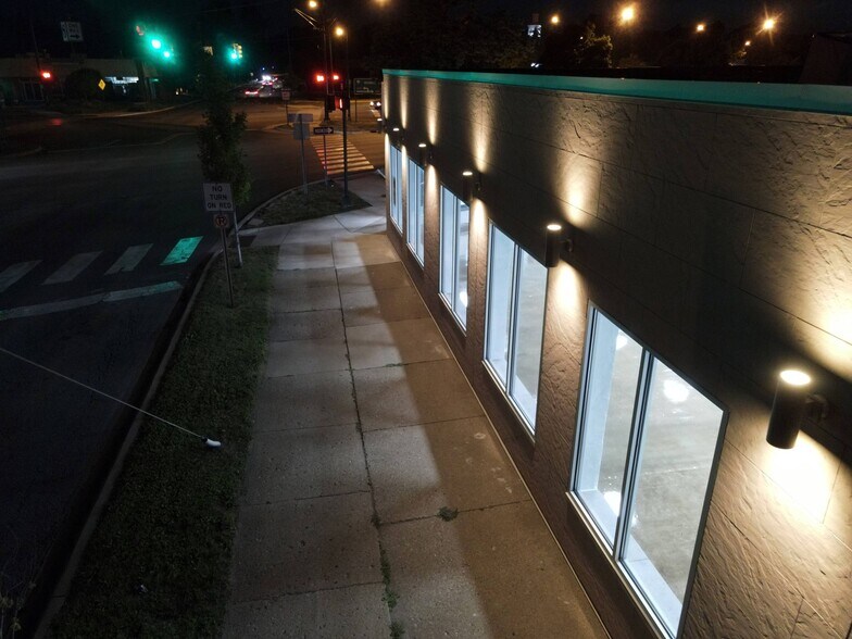 More Photos Of 34040 Woodward Ave, Birmingham Storefront Retail Office For Lease