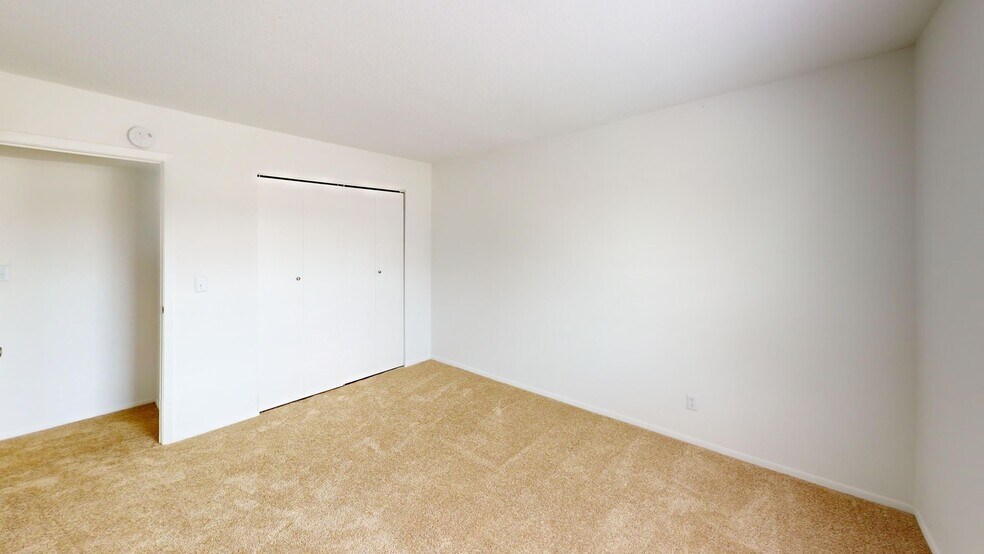 More Photos Of 240 Grovewood Pl, Beech Grove Apartments For Sale