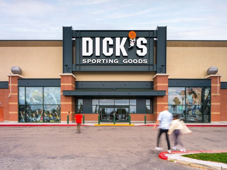 More Photos Of 9301 Tampa Ave, Northridge Unknown For Lease