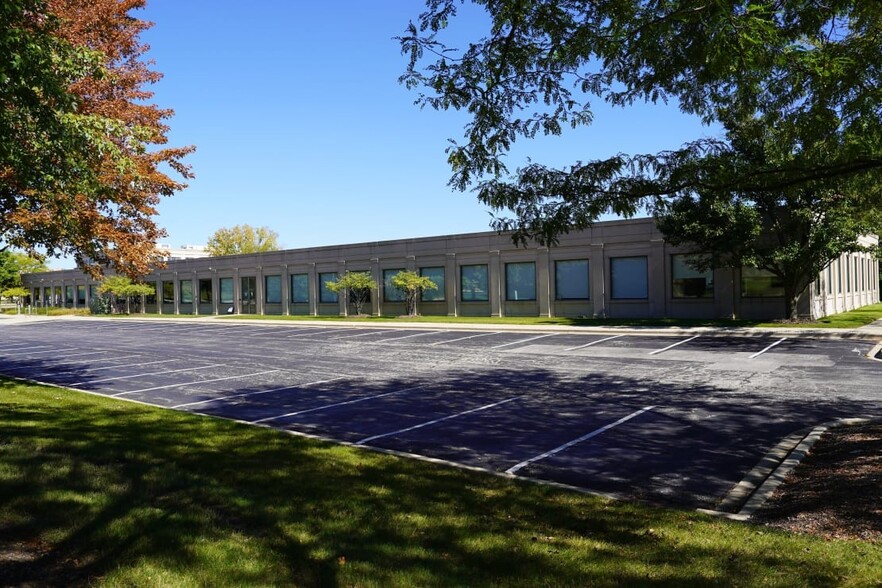 Primary Photo Of 850-868 Technology Way, Libertyville Office For Lease