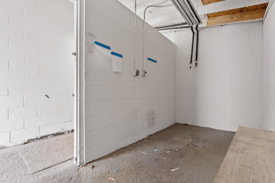 More Photos Of 25 Word St, Fairburn Warehouse For Sale