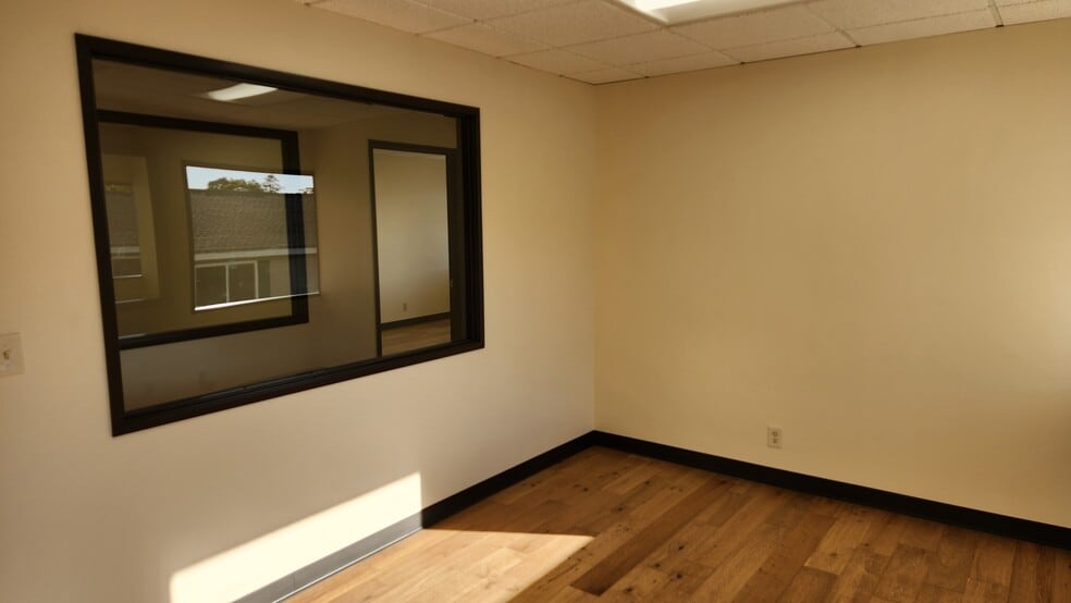 More Photos Of 5450 Telegraph Rd, Ventura Office For Lease