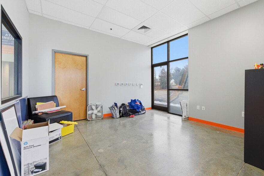 More Photos Of 3201 Northside Dr, Raleigh Light Distribution For Lease