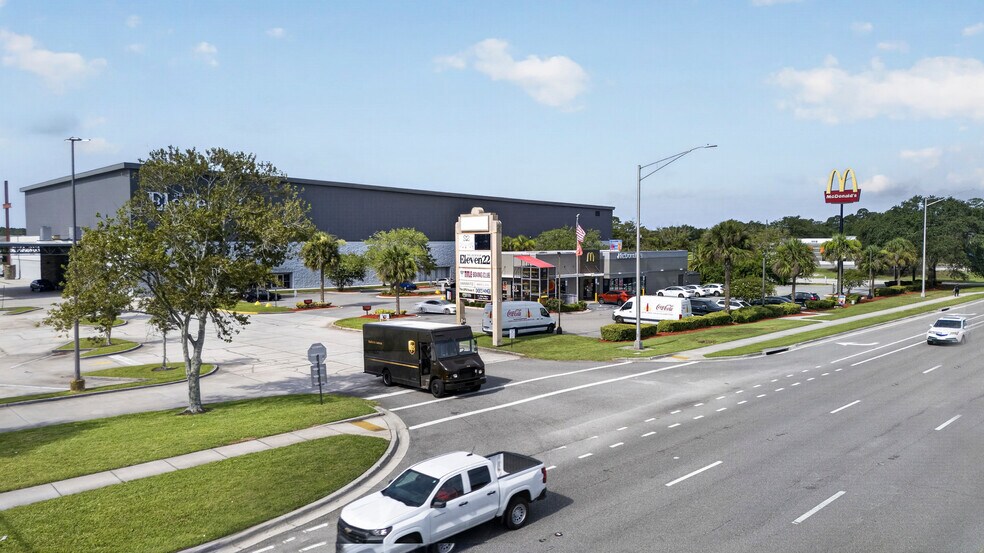 More Photos Of 14286 Beach Blvd, Jacksonville Beach General Retail For Sale