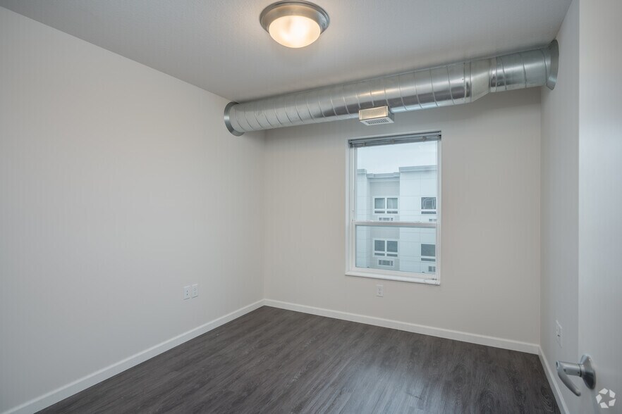 More Photos Of 2300 Hastings Ave, Newport Apartments For Lease