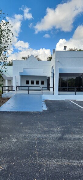More Photos Of 4405 S US Highway 1, Fort Pierce Auto Dealership For Lease