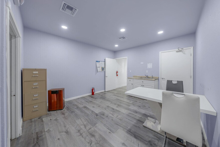 More Photos Of 7101-7165 W Flagler St, Coral Gables Unknown For Lease