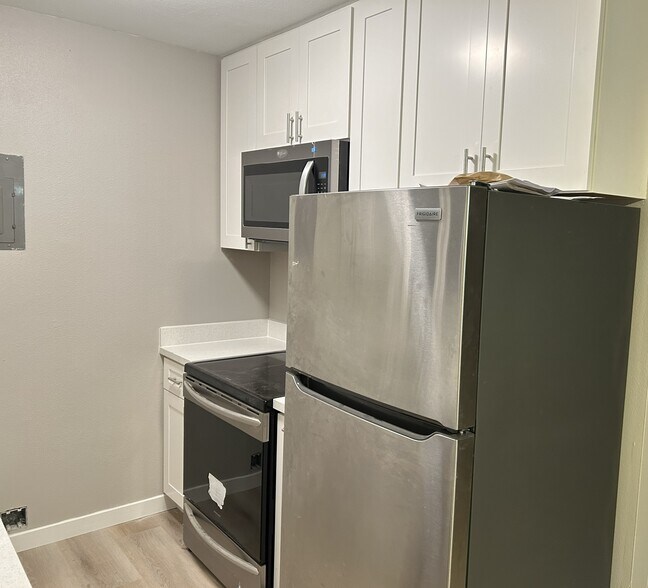More Photos Of 1715 S Franklin St, Seaside Apartments For Sale