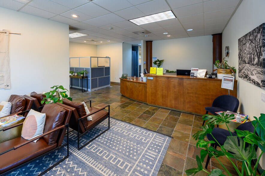 More Photos Of 296 SW Columbia St, Bend Office For Sale